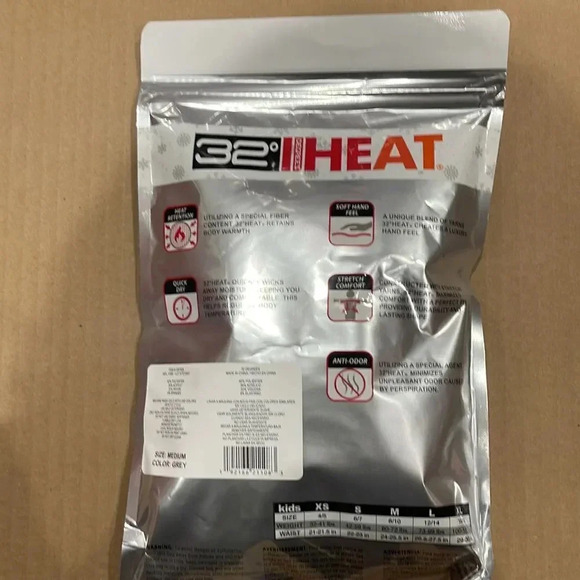 Kids- 32degrees kids heat long sleeve/ legging set XL 16/18 Snowflakes - Picture 8 of 10